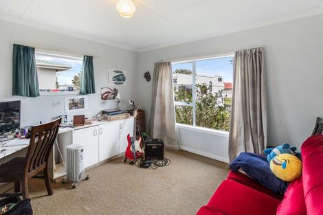 Photo of property in 28 Hood Street, Castlecliff, Whanganui, 4501