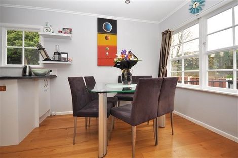 Photo of property in 53 Beechdale Crescent, Pakuranga Heights, Auckland, 2010
