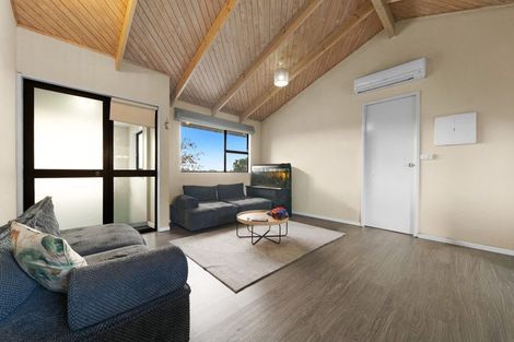Photo of property in Oakwood Manor, 608c Massey Road, Mangere, Auckland, 2022
