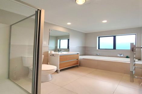 Photo of property in 4 Arthur Rolfe Lane, Swanson, Auckland, 0614