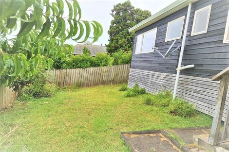 Photo of property in 1/24 Wylie Avenue, Sunnynook, Auckland, 0620
