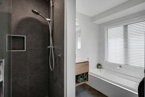 Photo of property in 17 Ashmore Drive, Frankleigh Park, New Plymouth, 4310