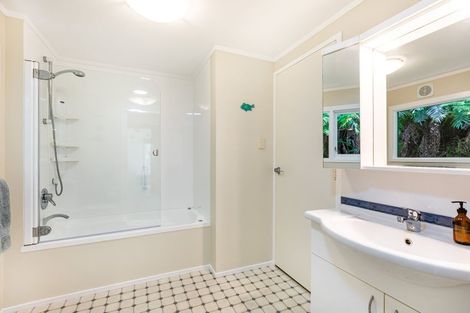 Photo of property in 42 Ferry Road, Days Bay, Lower Hutt, 5013