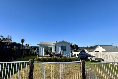 Photo of property in 207 Tamaki Road, Whangamata, 3620