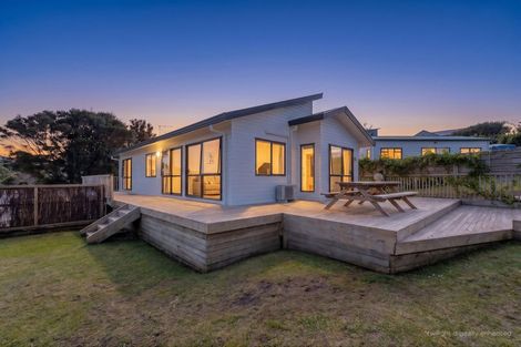 Photo of property in 9 Christa Court, Whitianga, 3510