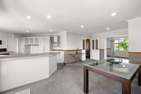 Photo of property in 11 Shelter Grove, Frankleigh Park, New Plymouth, 4310