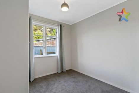 Photo of property in 121 Wellington Road, Wainuiomata, Lower Hutt, 5014