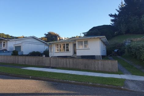 Photo of property in 43 Cardiff Crescent, Cannons Creek, Porirua, 5024