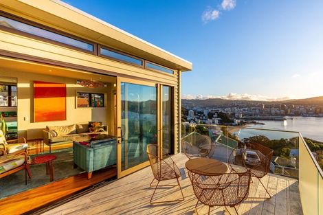 Photo of property in 51 The Crescent, Roseneath, Wellington, 6011