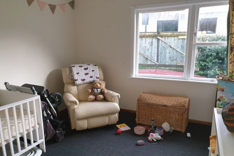 Photo of property in 43 Cardiff Crescent, Cannons Creek, Porirua, 5024