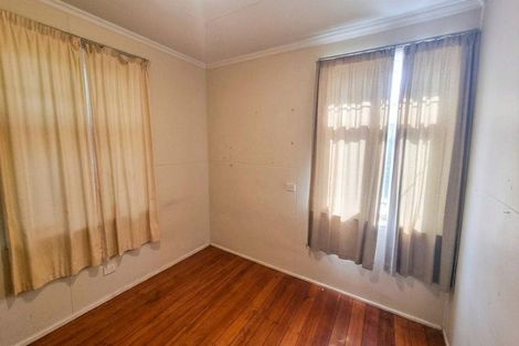 Photo of property in 9 Terrace Road, Titahi Bay, Porirua, 5022