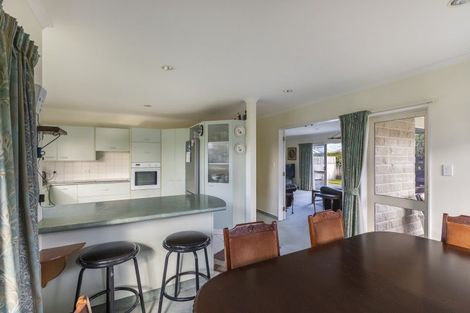 Photo of property in 66 Guildford Drive, Paraparaumu, 5032