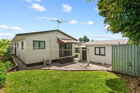 Photo of property in 2/24 Edinburgh Avenue, Rosehill, Papakura, 2113