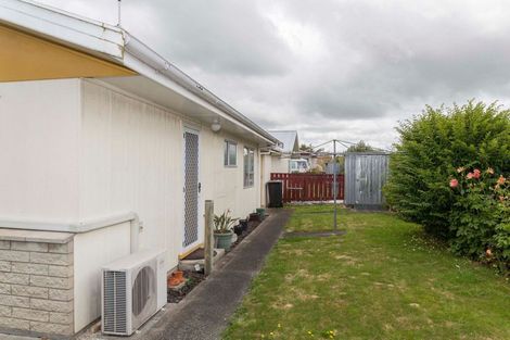 Photo of property in 4 Mccallum Street, Dannevirke, 4930
