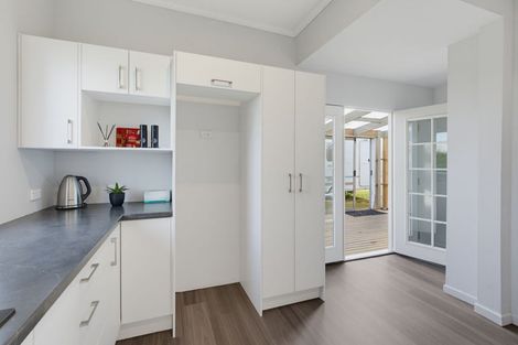 Photo of property in 30 Mccaughan Street, Browns, Winton, 9781