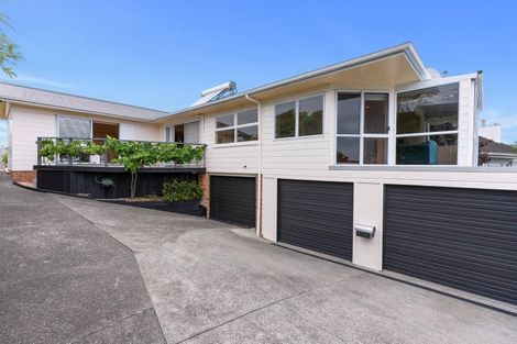 Photo of property in 117 Bradbury Road, Botany Downs, Auckland, 2010