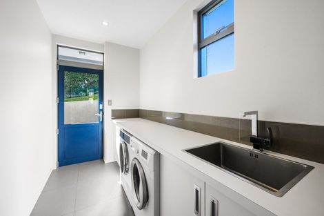 Photo of property in 5 Bovett Place, Wanaka, 9305