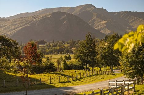 Photo of property in 32 Hogans Gully Road, Arrowtown, 9371