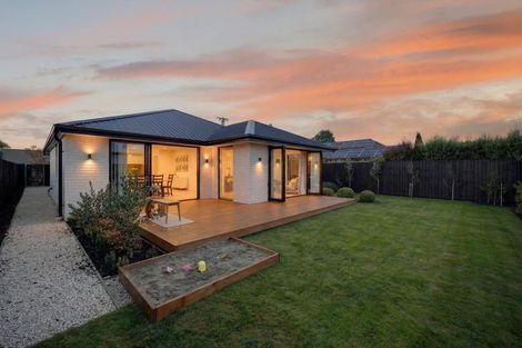 Photo of property in 32 Merrin Street, Avonhead, Christchurch, 8042