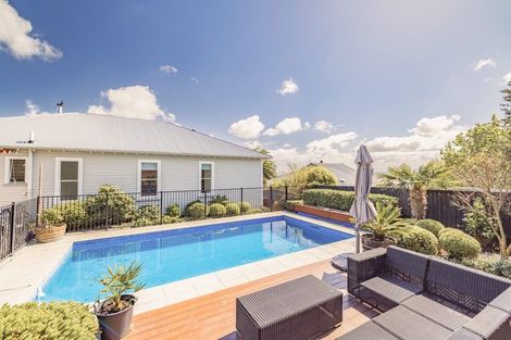 Photo of property in 69 Hackthorne Road, Cashmere, Christchurch, 8022