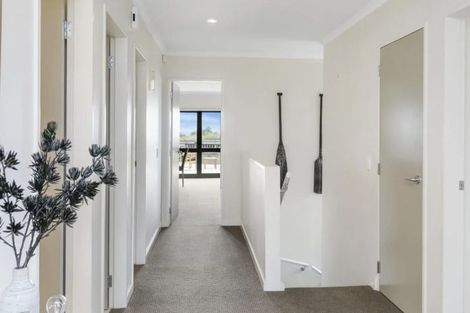 Photo of property in 16 View Road, Titahi Bay, Porirua, 5022