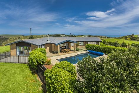 Photo of property in 113a Constable Road, Muriwai, Waimauku, 0881
