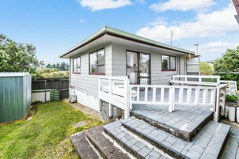 Photo of property in 4 St Catherine Crescent, West Harbour, Auckland, 0618
