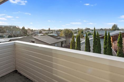 Photo of property in 84d Hillcrest Road, Hillcrest, Hamilton, 3216