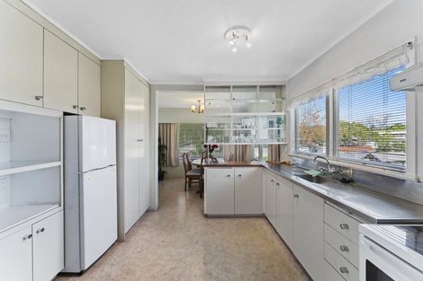 Photo of property in 60 Sylvia Road, Hillcrest, Auckland, 0627