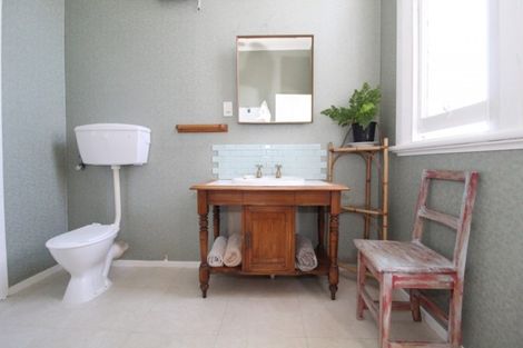 Photo of property in 66 Timaru Road, Waimate, 7924