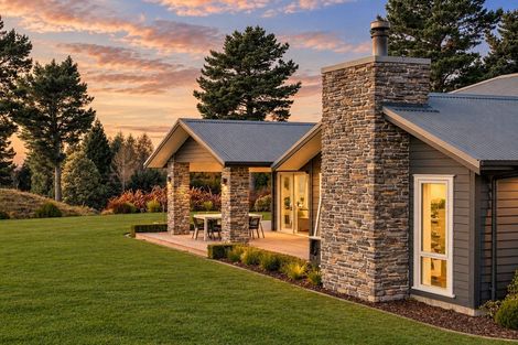 Photo of property in 7 Lochinvar Lane, Acacia Bay, Taupo, 3385