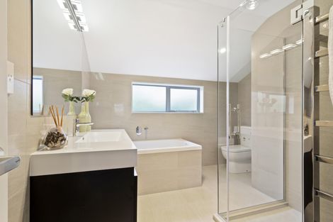 Photo of property in 11a Matisse Drive, West Harbour, Auckland, 0618