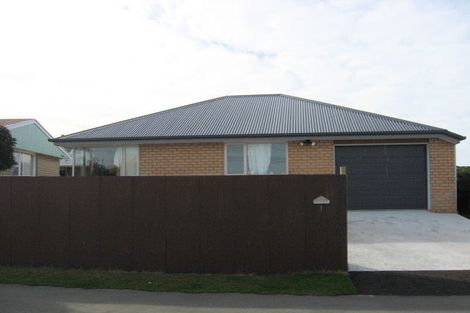Photo of property in 1 Carbine Place, Sockburn, Christchurch, 8042
