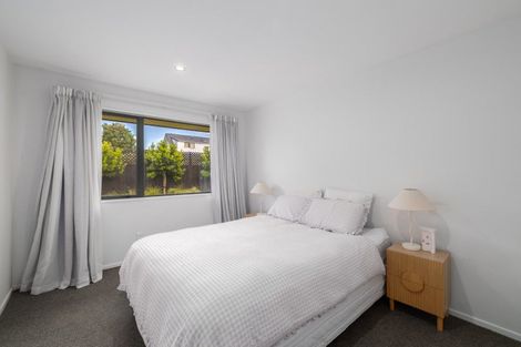 Photo of property in 15 Farquhars Road, Redwood, Christchurch, 8051