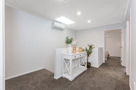 Photo of property in 32 Oakum Road, Whitby, Porirua, 5024