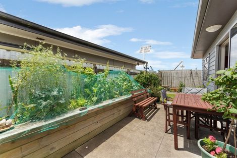 Photo of property in 27a Tukapa Street, Westown, New Plymouth, 4310