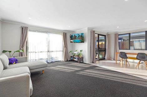 Photo of property in 15 Oka Street, Papamoa Beach, Papamoa, 3118