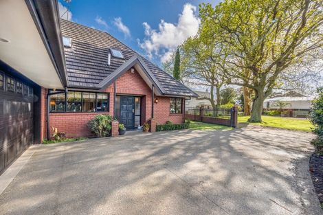 Photo of property in 36 Oakwood Grove, Eastern Beach, Auckland, 2012