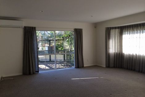 Photo of property in 30 Ponderosa Drive, Oteha, Auckland, 0632