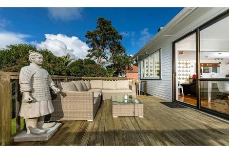 Photo of property in 100 Lincoln Park Avenue, Massey, Auckland, 0614