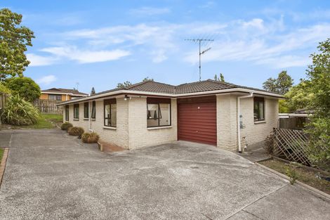 Photo of property in 2/26 Petrel Place, Massey, Auckland, 0614