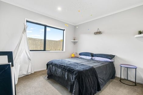 Photo of property in 50 Harbour Crest Drive, Waiuku, 2123