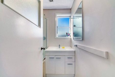 Photo of property in 79 Tidal Road, Mangere, Auckland, 2022