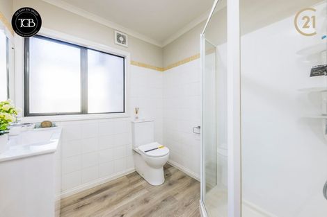 Photo of property in 21 Parkhaven Drive, Rosehill, Papakura, 2113