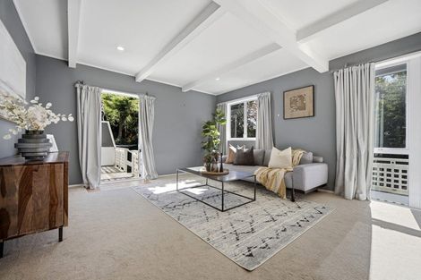 Photo of property in 15 Nor'east Drive, Northcross, Auckland, 0632
