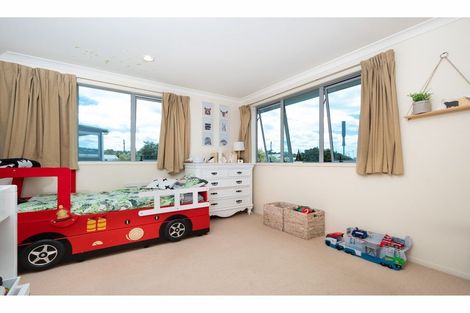 Photo of property in 11l Clearwater Cove, West Harbour, Auckland, 0618