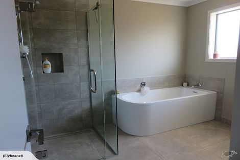 Photo of property in 5 Hydrangea Lane, Milson, Palmerston North, 4414