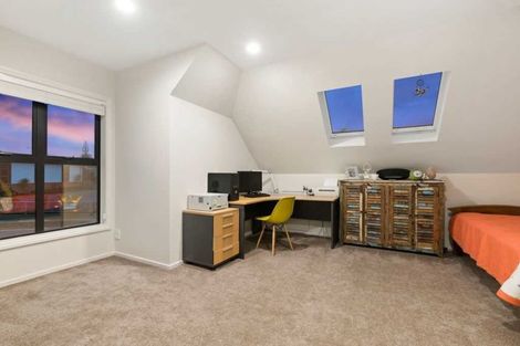 Photo of property in 1 Hugh Drive, Pinehill, Auckland, 0632