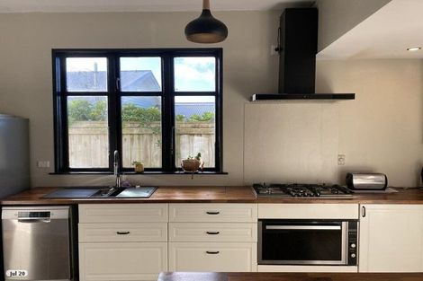 Photo of property in 15 Connaught Terrace, Brooklyn, Wellington, 6021