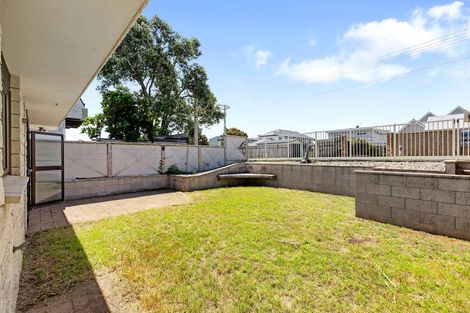 Photo of property in 124a Karewa Parade, Papamoa Beach, Papamoa, 3118